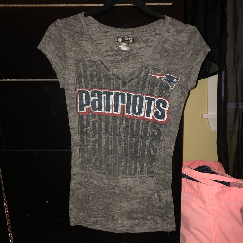 NEVER WORN, Patriots Team Apparel T-Shirt!